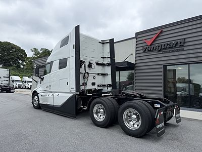 2027 Volvo VNL64T860