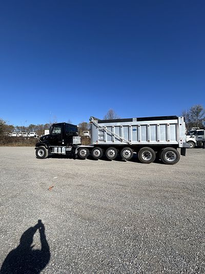2024 Volvo VHD