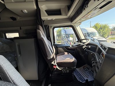 2027 Volvo VNL64T860