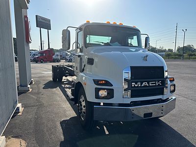 2027 Mack MD642