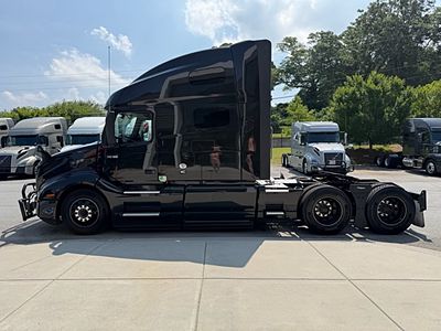2023 Volvo VNL64T760
