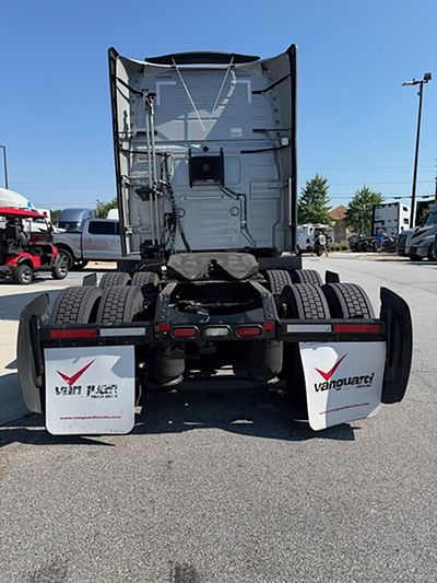 2024 Volvo VNL64T760