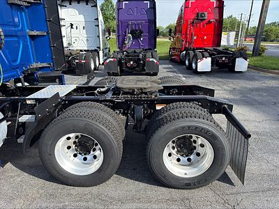 2021 Freightliner CASCADIA 126