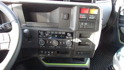 2027 Volvo VNL64T840
