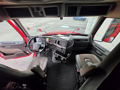 2024 Volvo VNL64T860