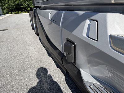 2027 Volvo VNL64T860
