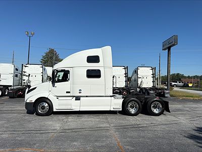 2022 Volvo VNL64T860