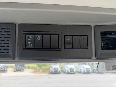 2027 Volvo VNL64T300