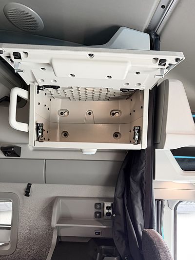 2027 Volvo VNL64T860