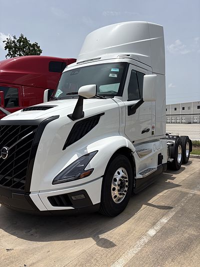 2027 Volvo VNL64T300