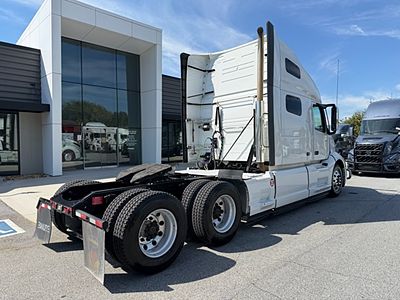2021 Volvo VNL64T760