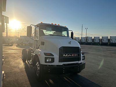 2026 Mack MD742