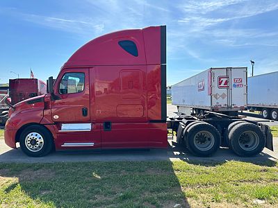 2023 Freightliner CASCADIA 126