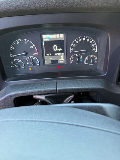 2023 Freightliner CASCADIA 126