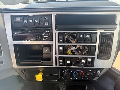 2021 Mack GR64F