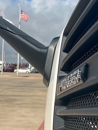 2027 Mack PR64TV04