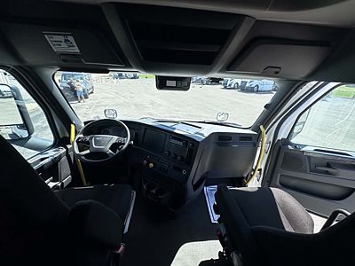 2024 Freightliner CASCADIA 126