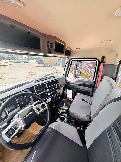 2026 Mack MD742