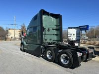 2025 Volvo VNL64T660
