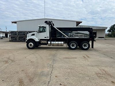 2026 Volvo VHD64F300
