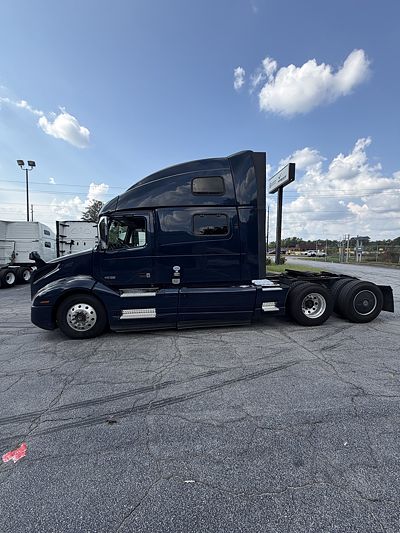 2020 Volvo VNL64T860