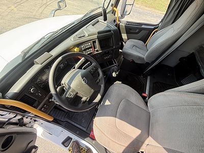 2023 Volvo VNL64T740