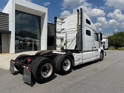 2021 Volvo VNR64T760