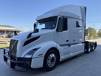 2023 Volvo VNL64T740