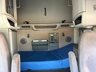 2020 Volvo VNL64T760