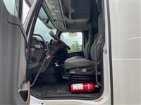 2025 Volvo VNL64T860