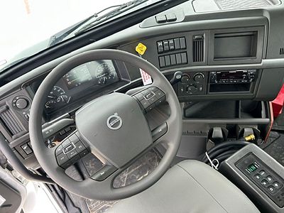 2026 Volvo VHD64B300