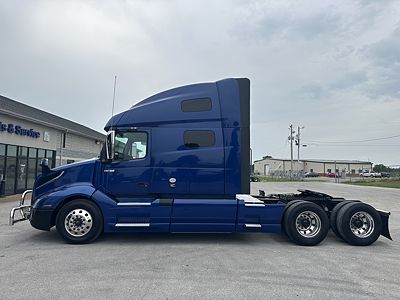 2021 Volvo VNL64T760