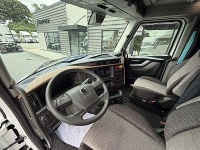 2027 Volvo VNL64T860