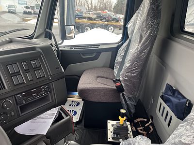 2026 Volvo VHD84F300
