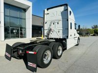 2020 Freightliner CASCADIA 126