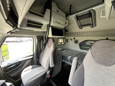 2026 Volvo VNL64T860