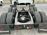 2022 Volvo VNL64T760