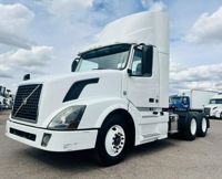 2015 Volvo VNL42T300