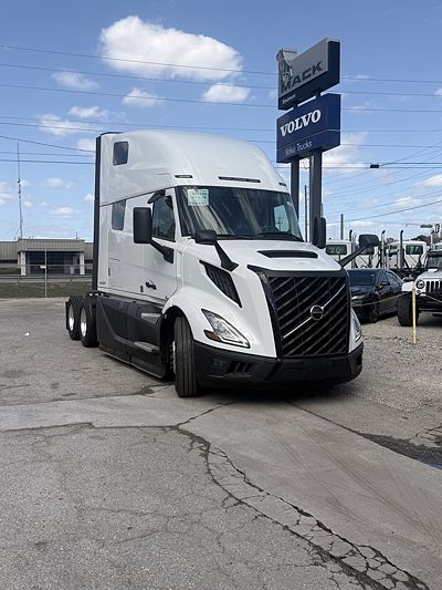 2027 Volvo VNL64T860