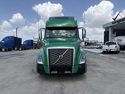2022 Volvo VNL64T760