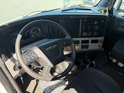 2020 Freightliner CASCADIA 126