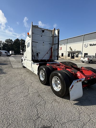 2020 Volvo VNL64T740