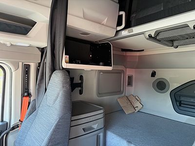 2026 Volvo VNL64T860