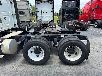2020 Freightliner CASCADIA 126