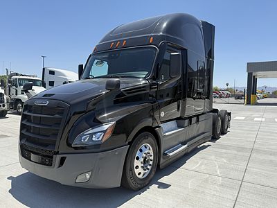 2022 Freightliner CASCADIA 126