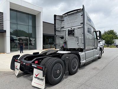 2024 Volvo VNL64T760