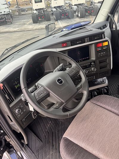 2026 Volvo VNL64T840