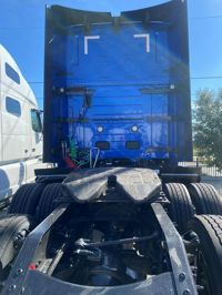 2025 Volvo VNL64T660