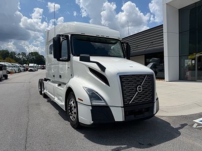 2022 Volvo VNL64T740