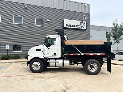 2027 Mack MD742